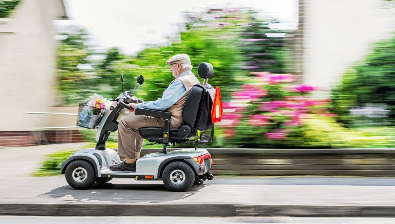 Ako vybrať elektrický vozík, ktorý vráti pohyb do života