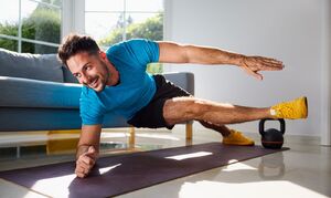Minimum výbavy, maximum účinku: Tie najlepšie cviky na doma