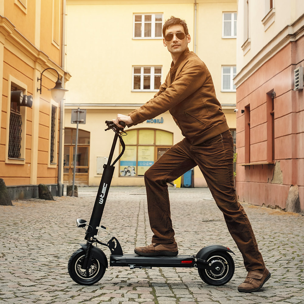 Elektrická kolobežka W-TEC Tenmark III 700W 10" - model 2026 - Farba: Biela · záber 2