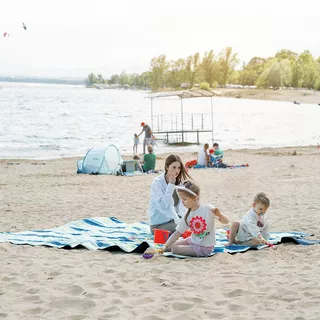 Pikniková deka inSPORTline Livetino 300x200 cm - ibišteková noc