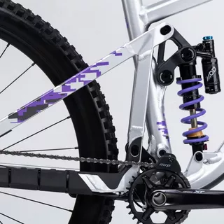 Celoodpružený bicykel Ghost Riot AM Full Party 29" Silver/Electric Purple