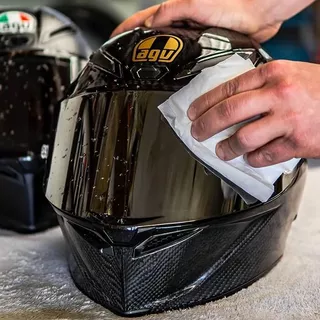Čistiaci obrúsok na plexi a svetlá S100 Visier und Helmreiniger Tuch
