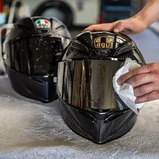 Čistiaci obrúsok na plexi a svetlá S100 Visier und Helmreiniger Tuch