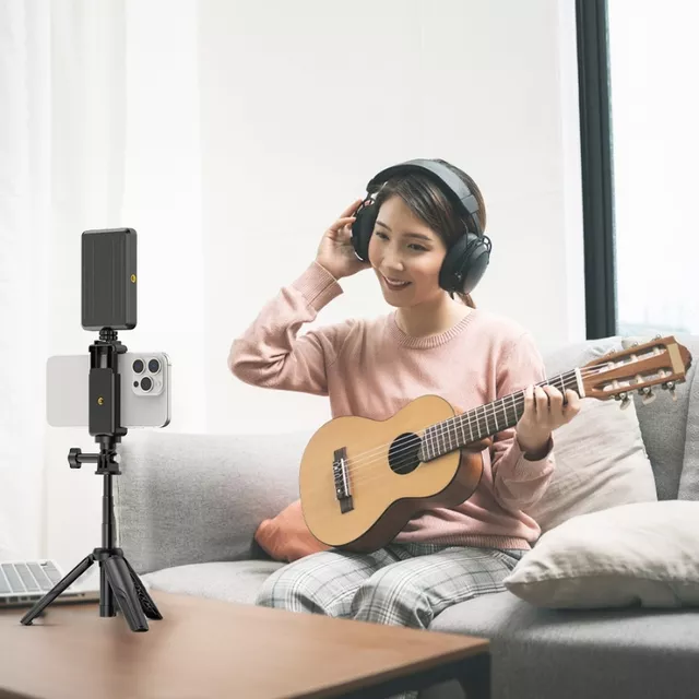 Mini výsuvný statív Apexel s LED svetlom a adaptérom pre akčnú kameru