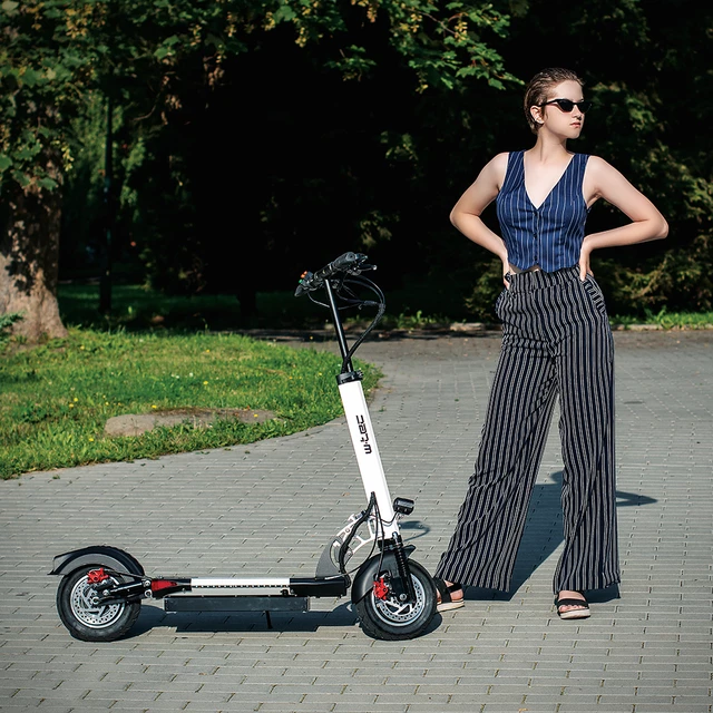 Elektrická kolobežka W-TEC Tendeal 700W 10" - čierna