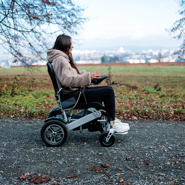 Elektrický invalidný vozík inSPORTline Hawkie 700W - 2. akosť
