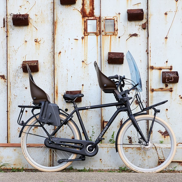 Zadná sedačka na bicykel s adaptérom a nosičom na sedlovku Urban Iki - Sakura ružová/Shinju biela