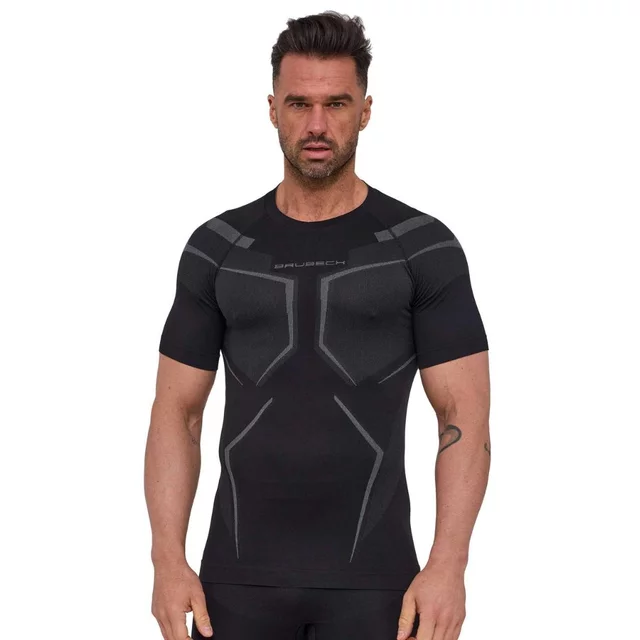 Pánske funkčné tričko Brubeck Dry s krátkym rukávom SS1466M - BLACK / GRAPHITE - BLACK / GRAPHITE