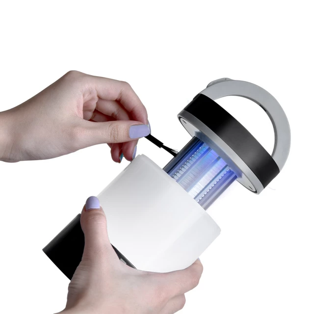 Prenosný likvidátor hmyzu s LED svetlom Orava MK-7